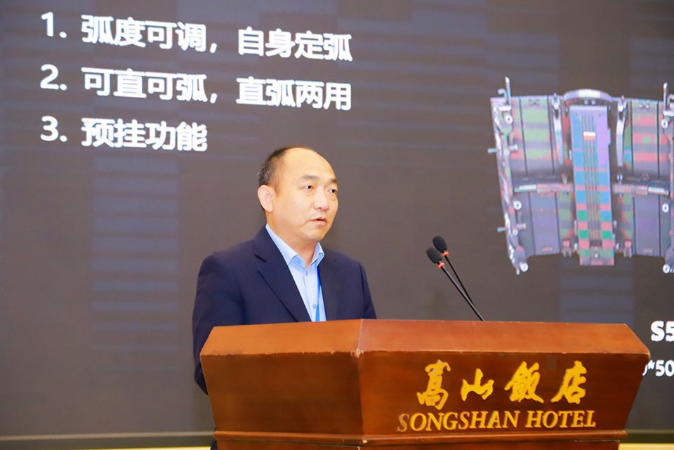 LED弧形显示屏的发展历程与技术要点