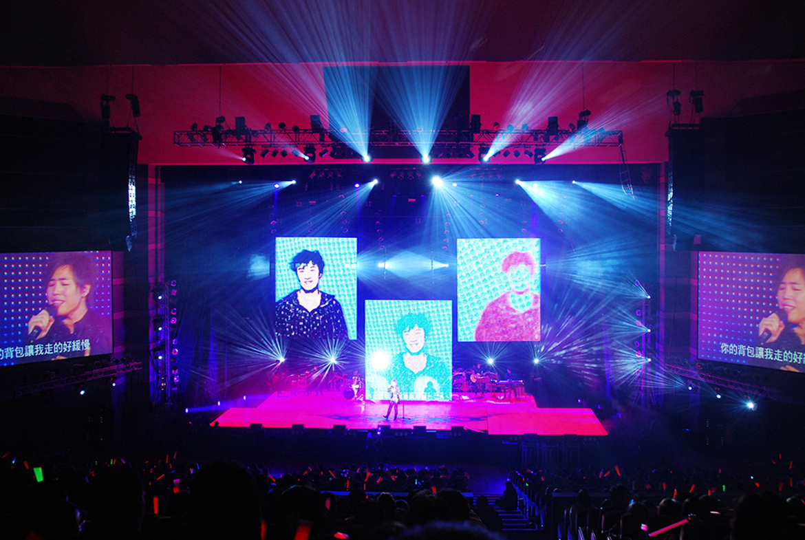 立翔文创 Bri-Curtain闪耀2008年11月15日台湾国际会议中心胡彦斌演唱会
